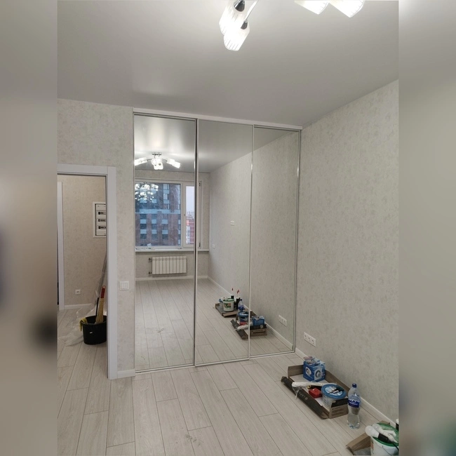    Зеркальные двери для гардеробной, фотография 1